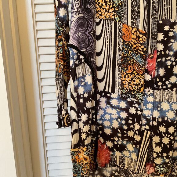 MINKPINK Women’s Blouse Mixed Print Hi Lo Lightweight Collared Button Front, XS - Picture 5 of 14